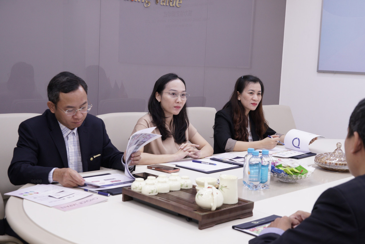 Toàn cảnh buổi ký kết ngày 16-1.